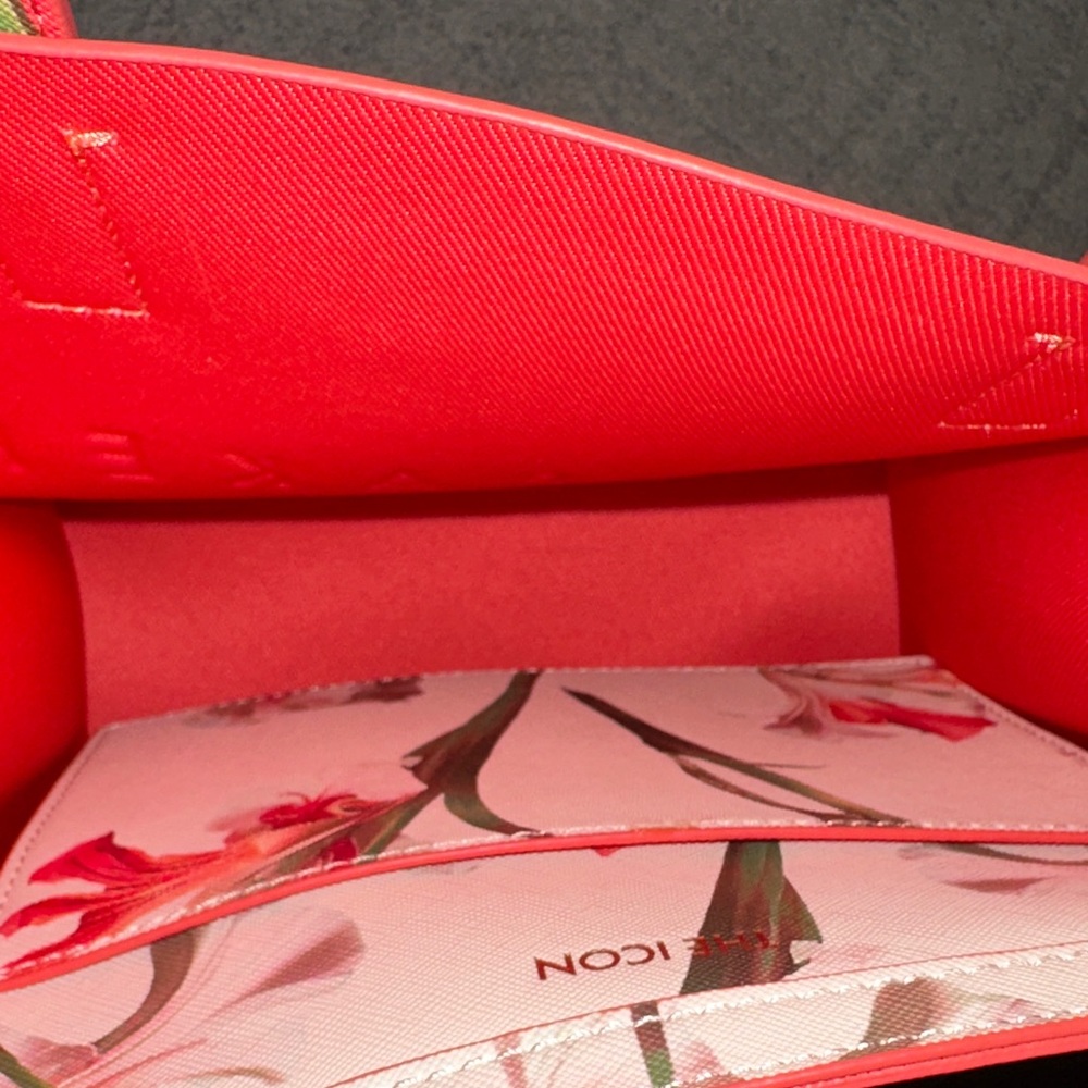 Ted Baker Cream and Red Floral Tote - Picture 4 of 4
